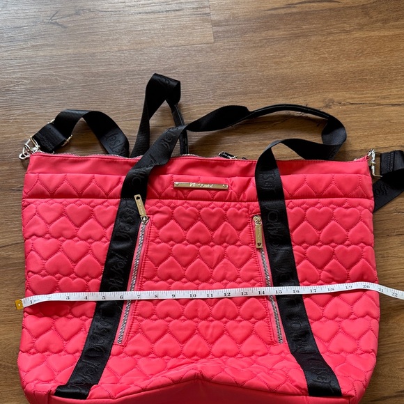 Betsey Johnson Heart Quilted Pink Tote Overnight Bag - Picture 10 of 11
